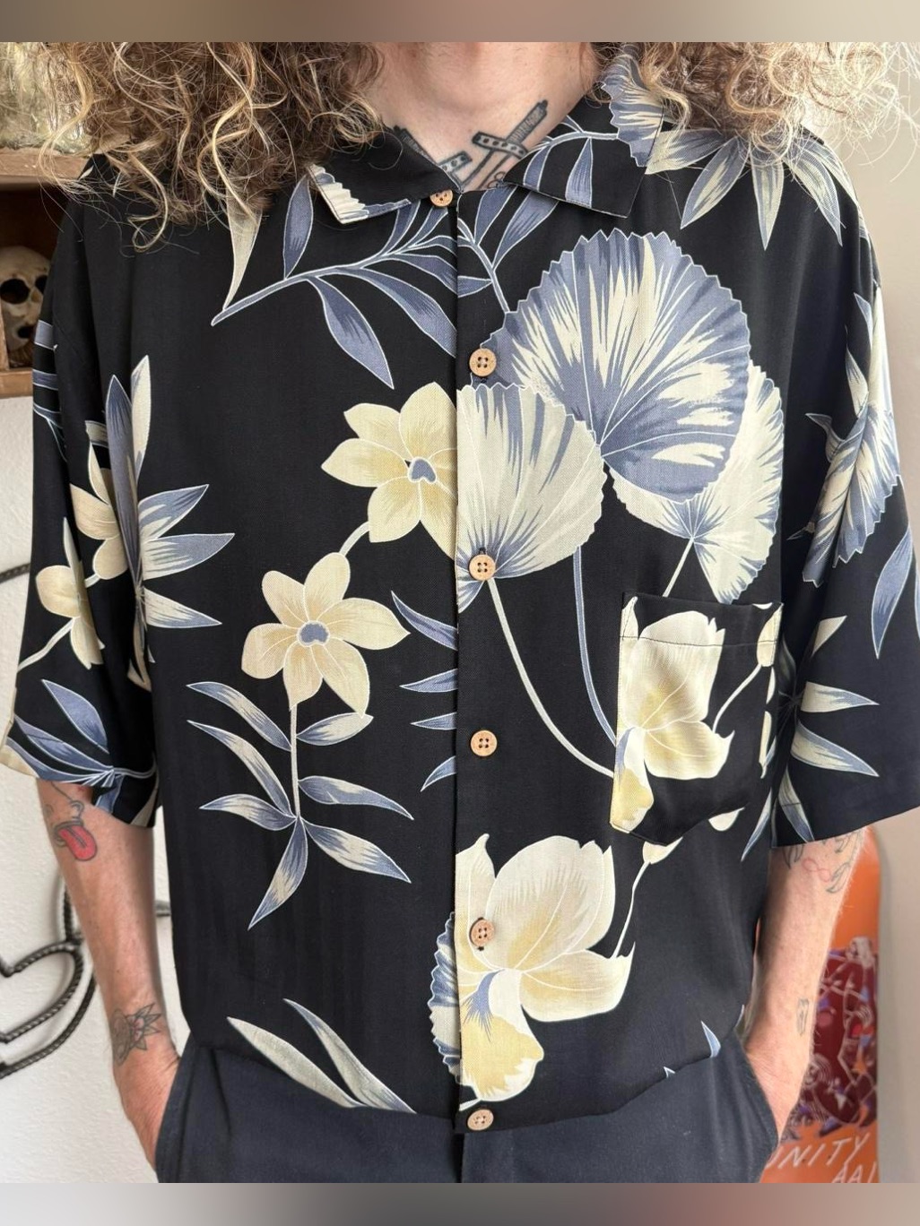 Vintage 90s Silk Herringbone Floral Aop Loop Collar Hawaiian ~ Size Xl